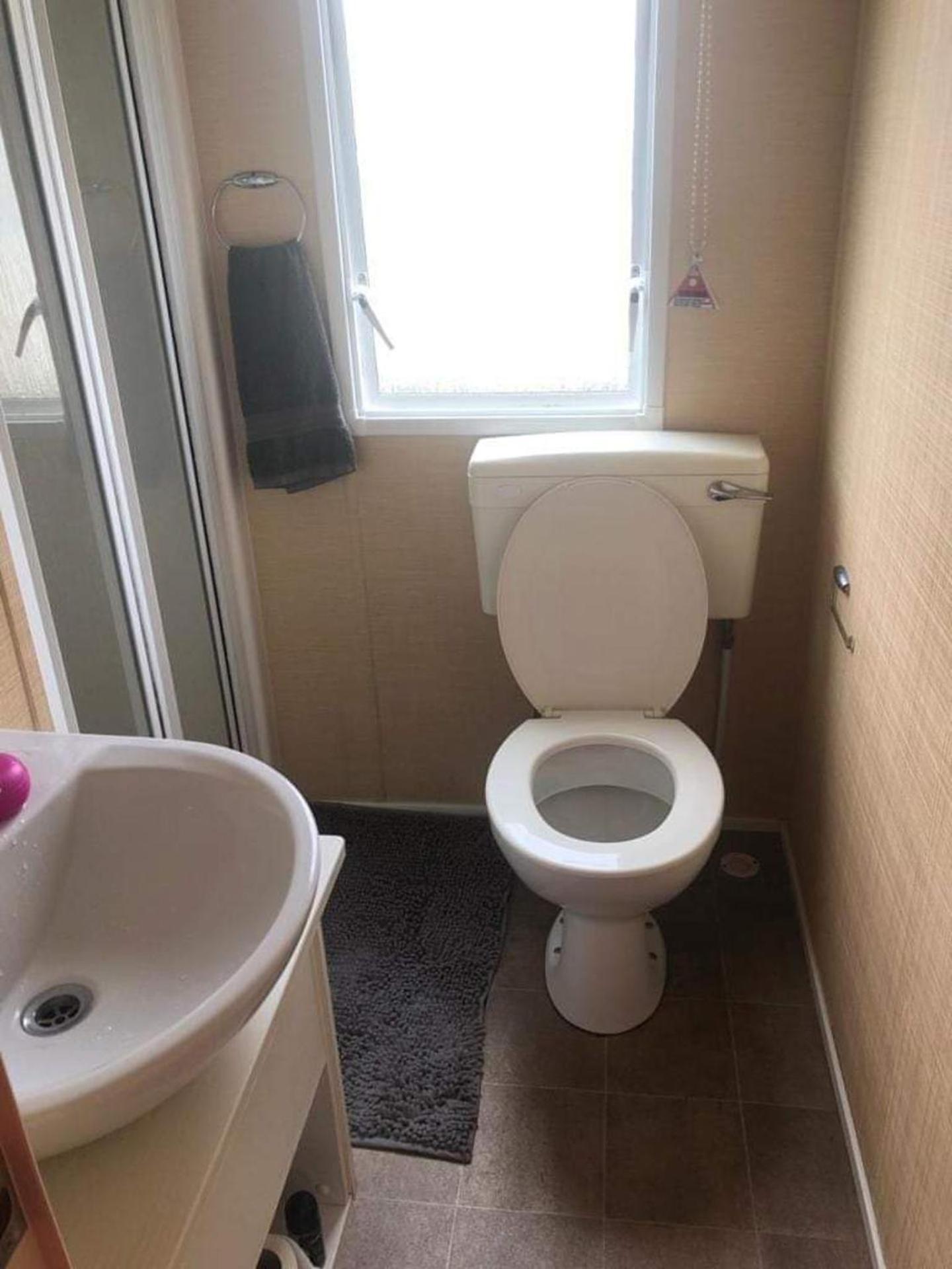 Adorable 2 Bedroom Caravan In Clacton-On-Sea Exterior foto
