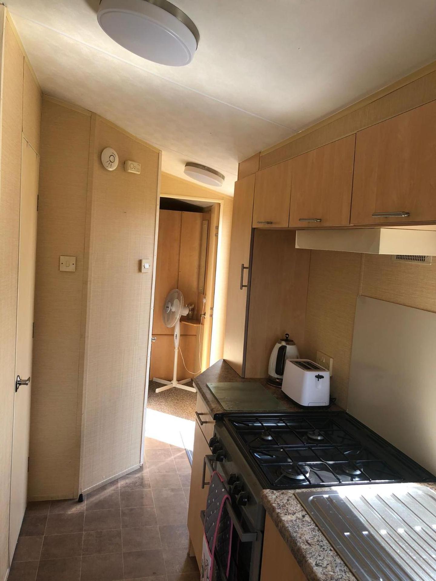 Adorable 2 Bedroom Caravan In Clacton-On-Sea Exterior foto