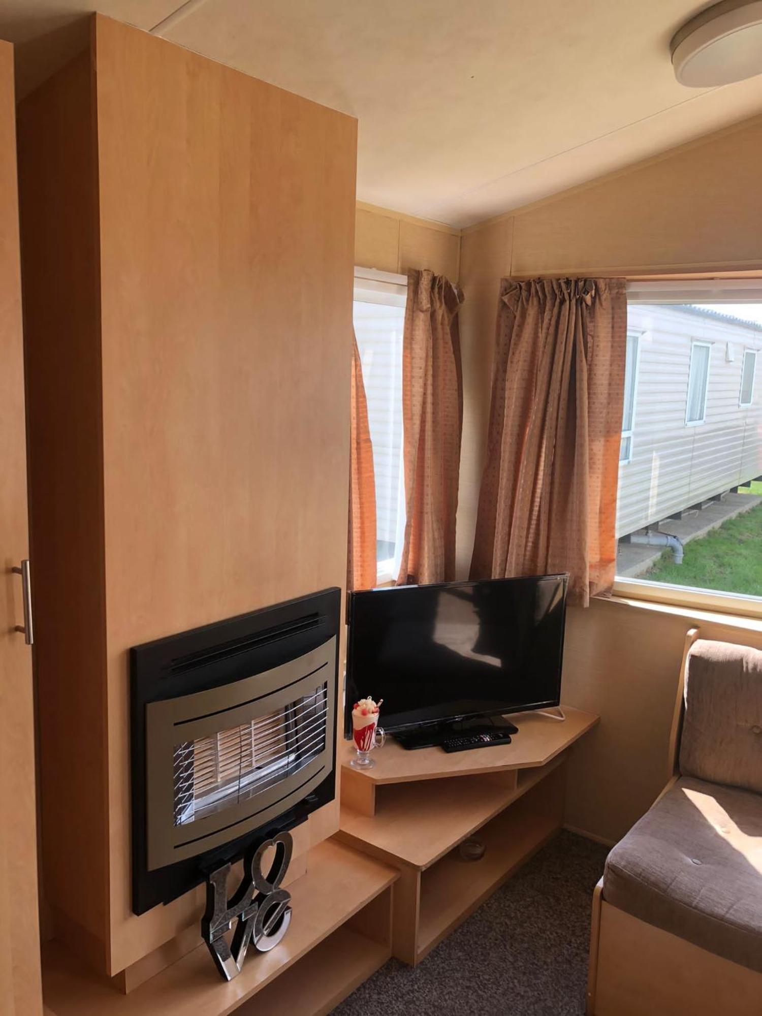 Adorable 2 Bedroom Caravan In Clacton-On-Sea Exterior foto