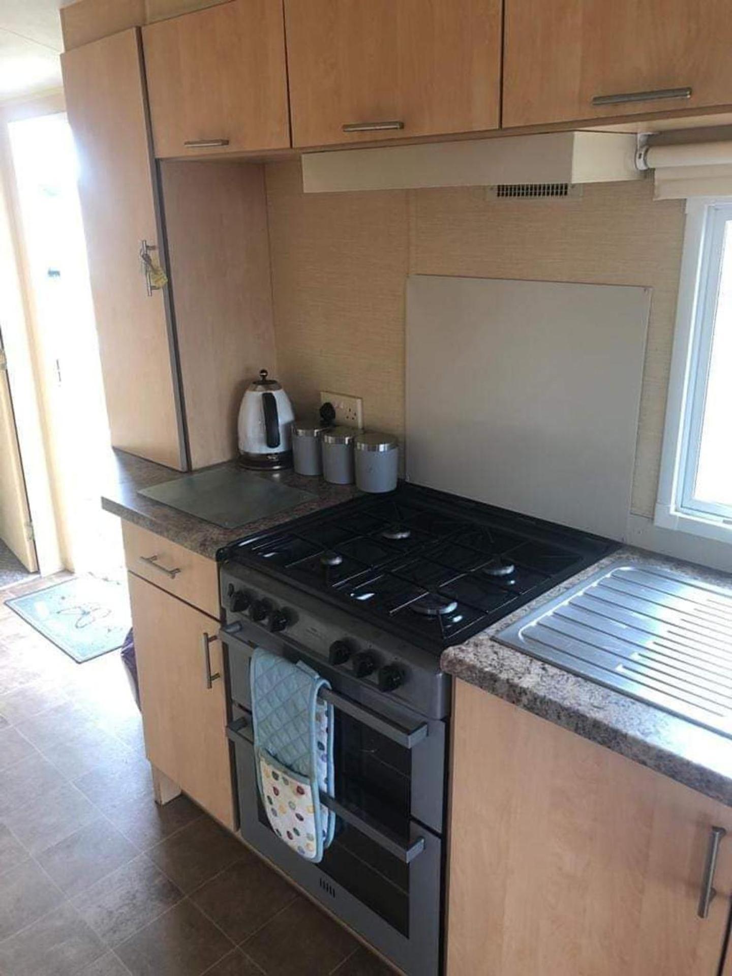 Adorable 2 Bedroom Caravan In Clacton-On-Sea Exterior foto